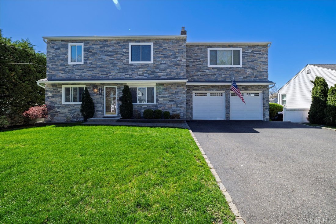 House in Massapequa, New York, United States 1 - 17963634