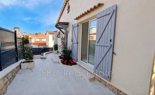 Villa in Maurice Jeanpierre, Le Cannet, France 1