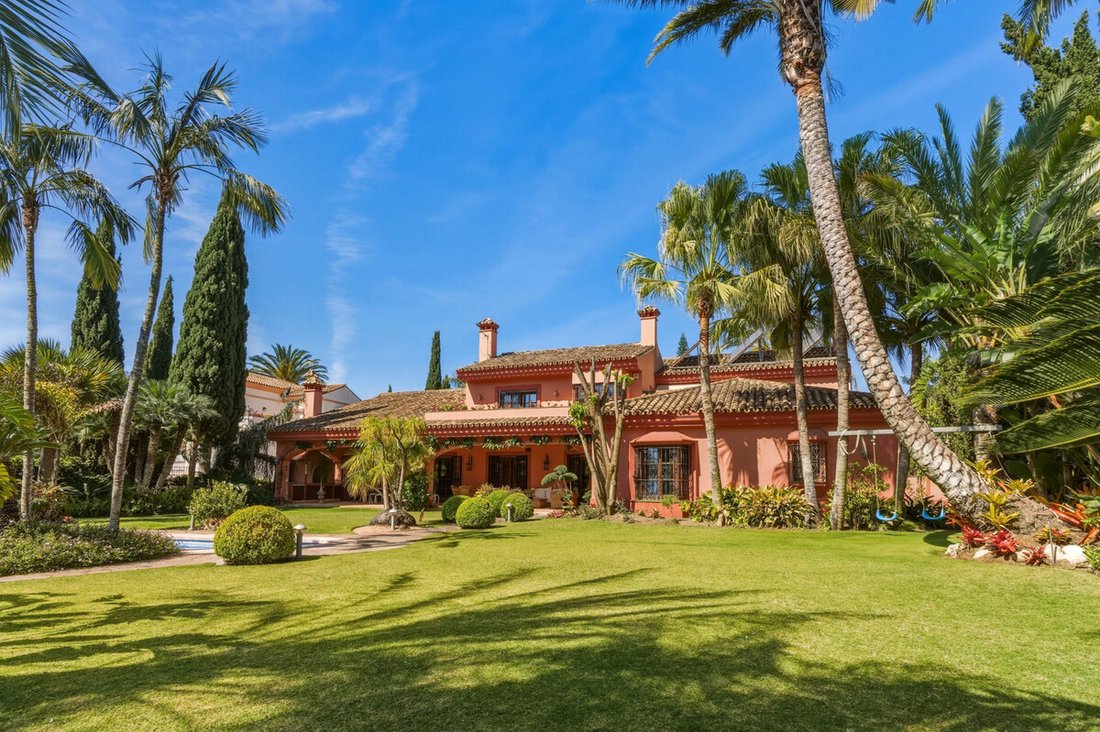 Villa in Estepona, Andalusia, Spain 1 - 17964173