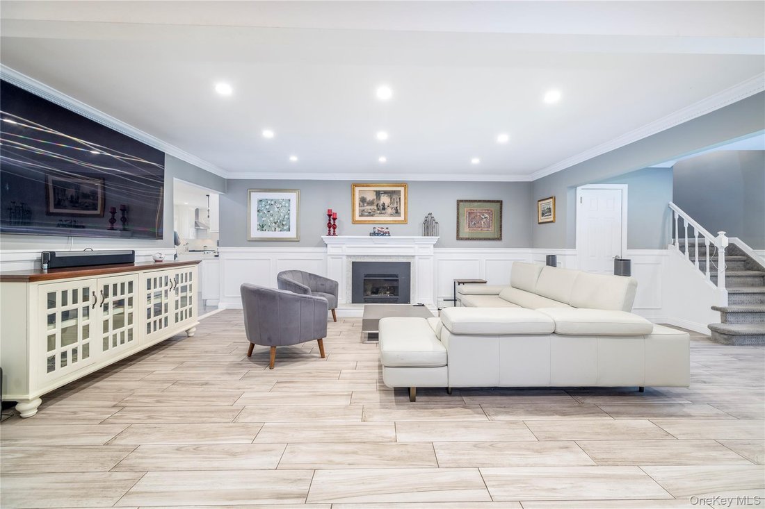 House in Massapequa, New York, United States 2 - 17963634