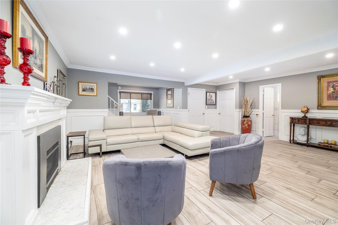 House in Massapequa, New York, United States 4 - 17963634