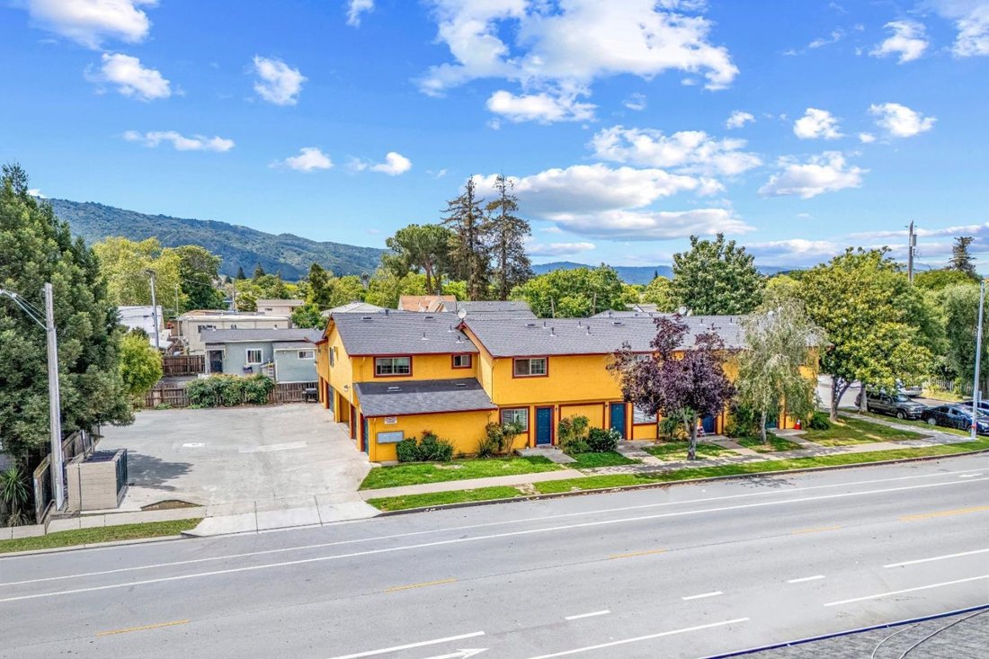 Gilroy, California, United States 2 - 17963822