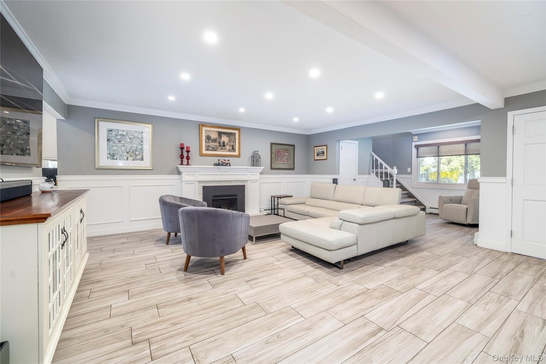 House in Massapequa, New York, United States 3 - 17963634