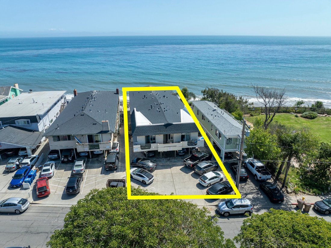 Goleta, California, United States 3 - 17963606