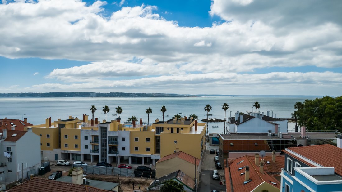Townhouse in Paco de Arcos, Lisbon, Portugal 1 - 17963953