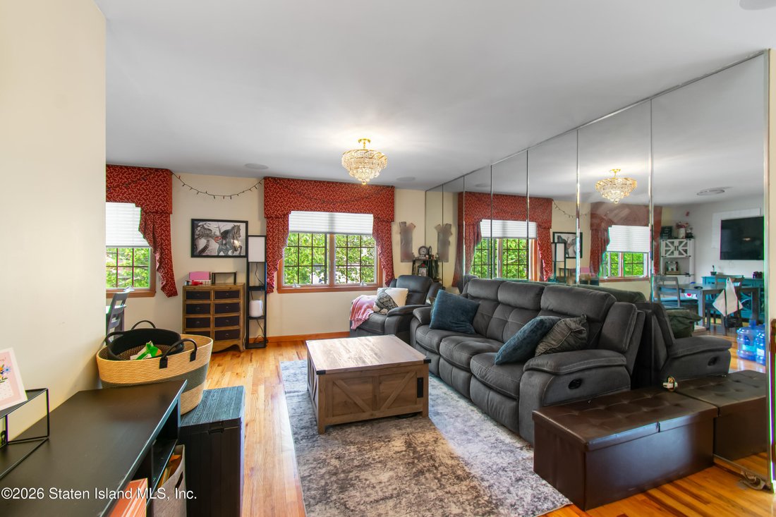 House in New York, New York, United States 4 - 17963590