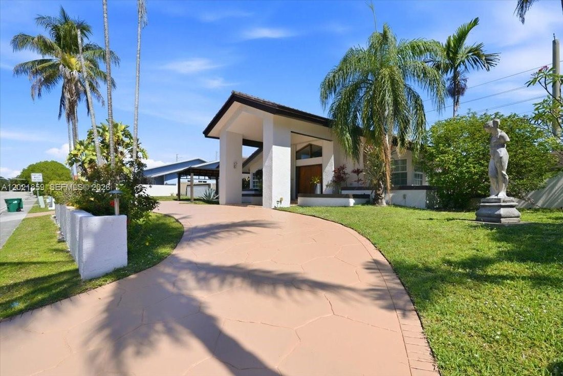 House in Miami, Florida, United States 2 - 17963919