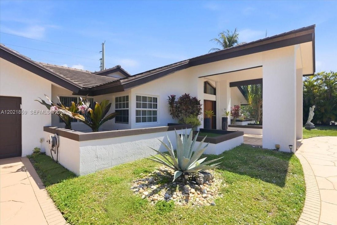 House in Miami, Florida, United States 3 - 17963919