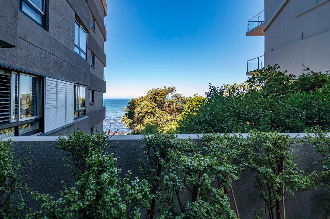 Apartment in Cape Town, Western Cape, South Africa 2 - 17964102