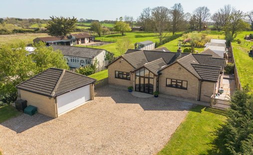 Country House in Butts Green, Sandon, England 1