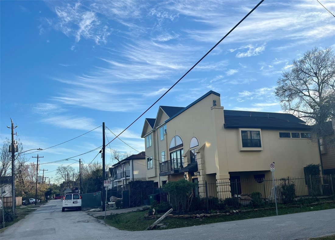 Houston, Texas, United States 3 - 17964288