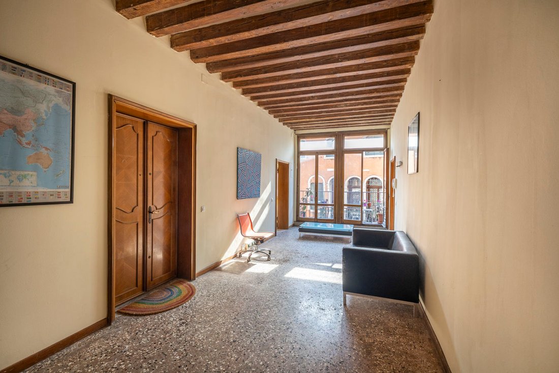 Apartment in Saint Paul, Venice, Italy 2 - 17964314