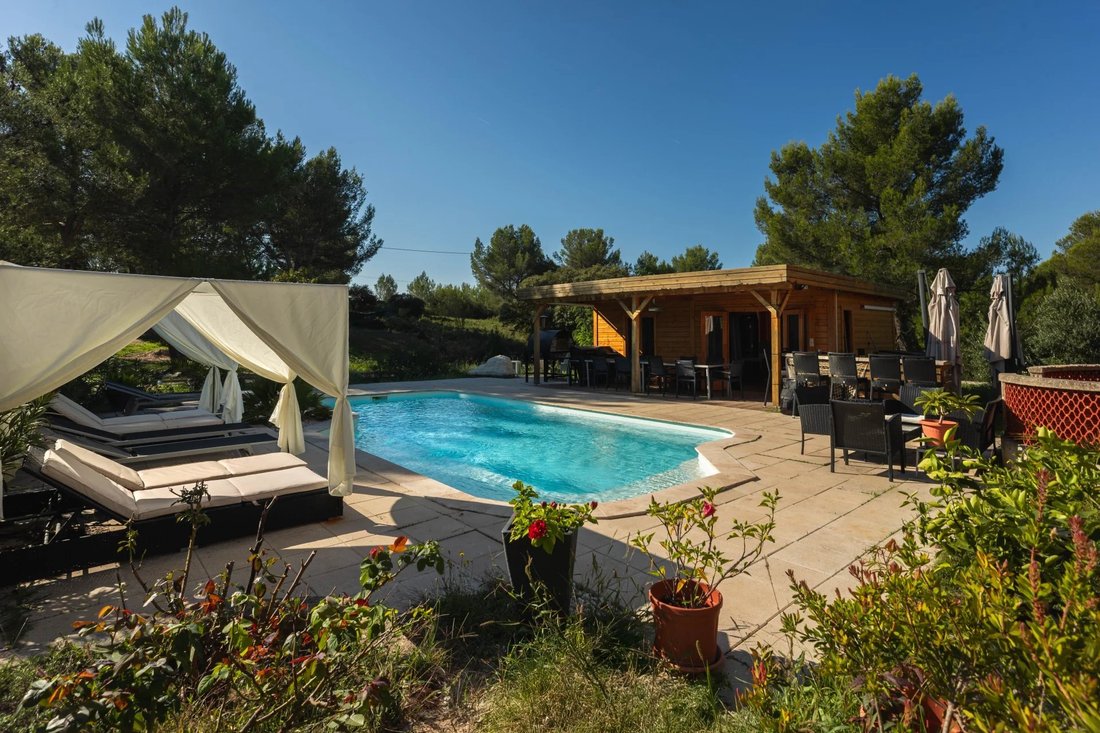 Villa in Barnoins-Village, Les Pennes-Mirabeau, France 1 - 17964499