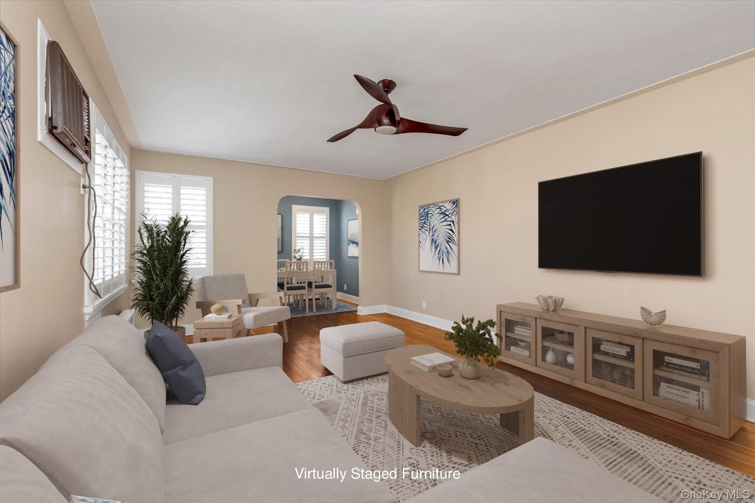 Co Op in Rockville Centre, New York, United States 1 - 17862024