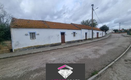 House in Sao Martinho, Setubal, Portugal 1