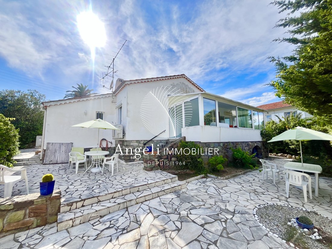 Villa in Frejus, Provence-Alpes-Côte d'Azur, France 1 - 17964460