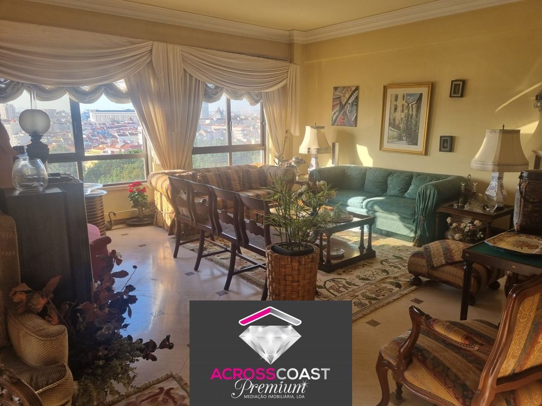 Apartment in Areeiro, Lisbon, Portugal 2 - 17964439