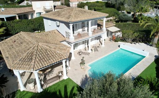 Villa in Aiguebonne, Saint-Raphaël, France 1