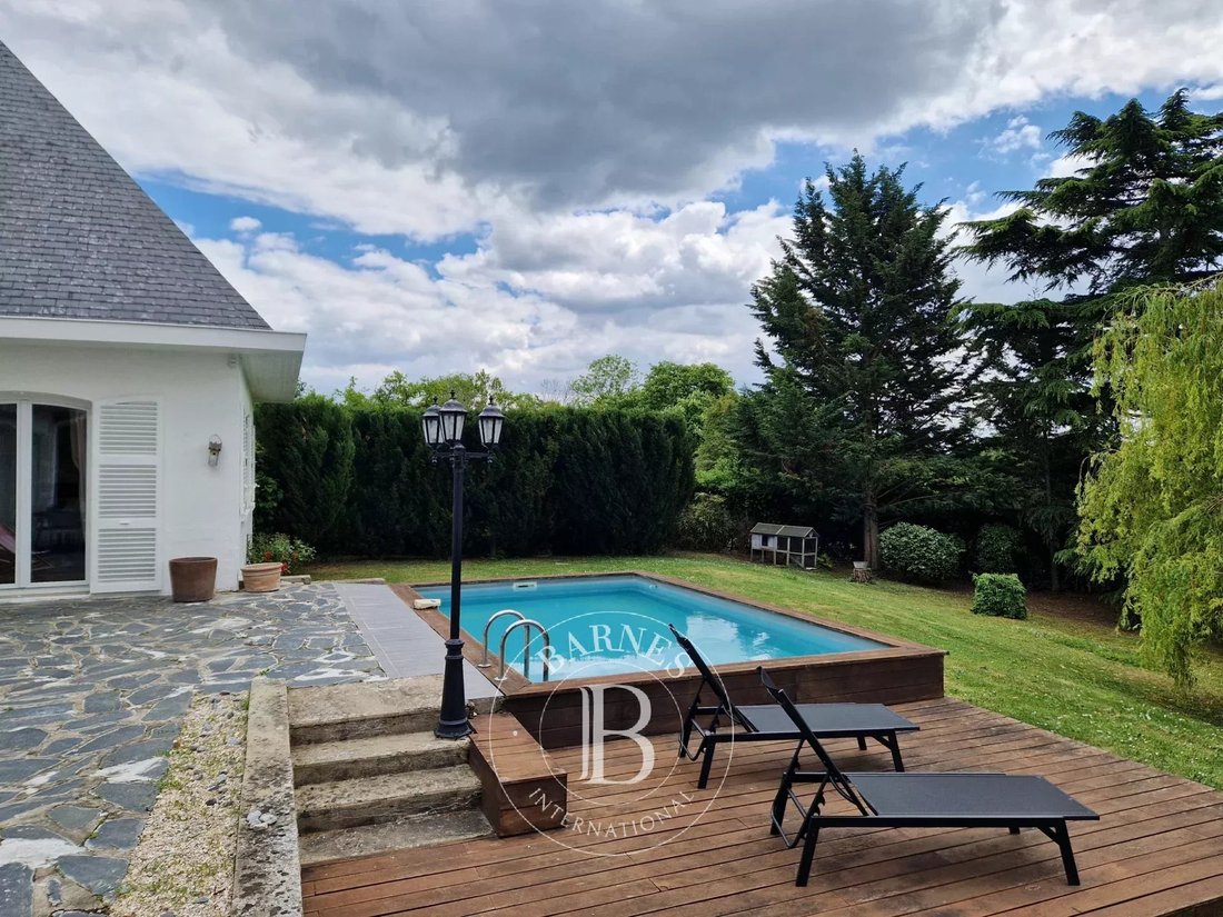 House in Neuville-sur-Oise, Ile-de-France, France 2 - 17964618