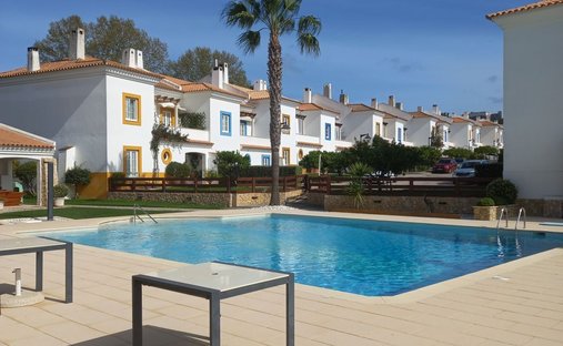 House in Palmela, Setubal, Portugal 1
