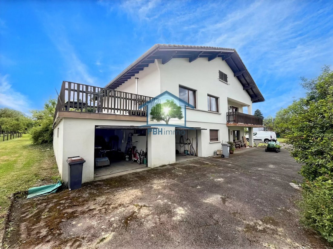 Estate in Burnhaupt-le-Haut, Grand Est, France 1 - 17964518