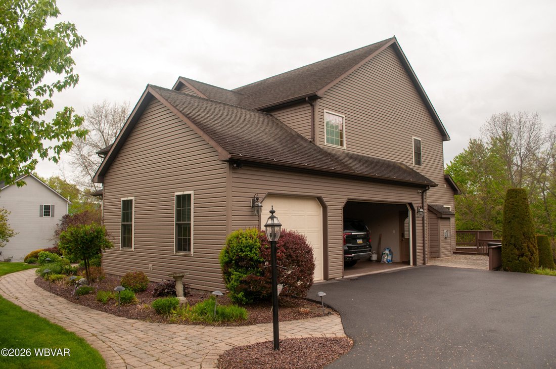 House in Montoursville, Pennsylvania, United States 3 - 17943083