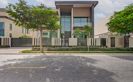 Villa in Hadaeq Sheikh Mohammed Bin Rashid, Dubai, United Arab Emirates 1