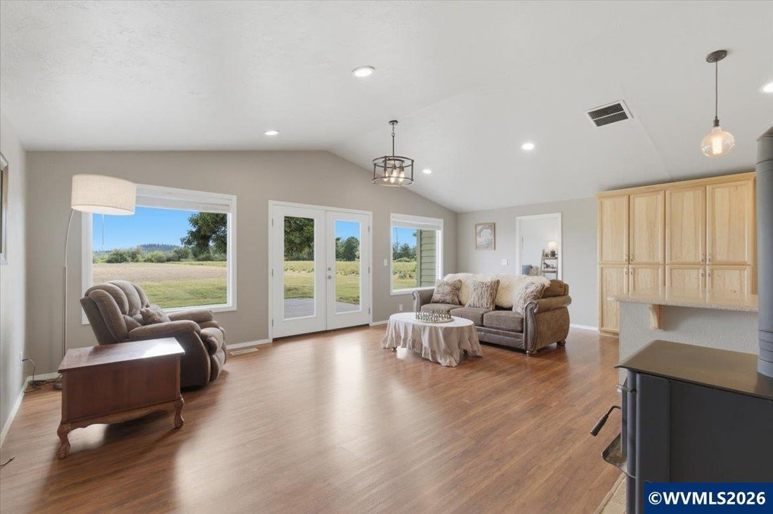 House in Albany, Oregon, United States 5 - 17965065