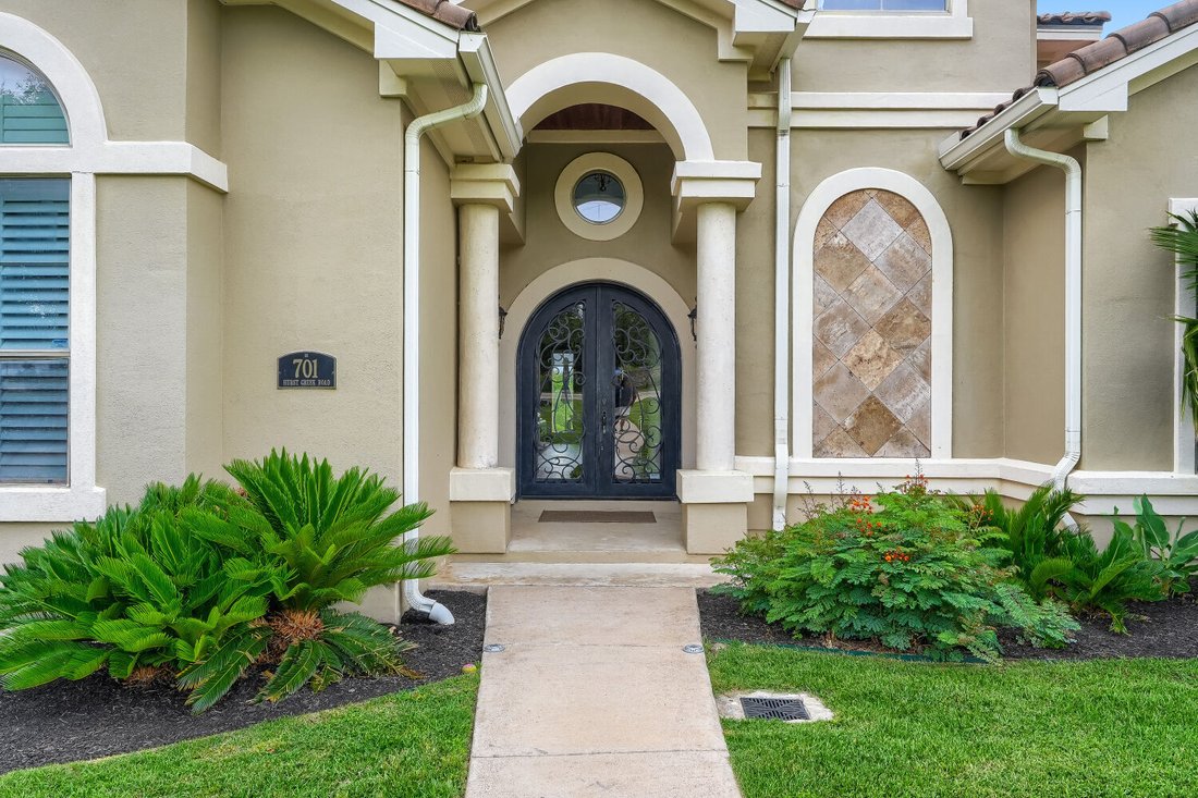 House in The Hills, Texas, United States 5 - 17964980