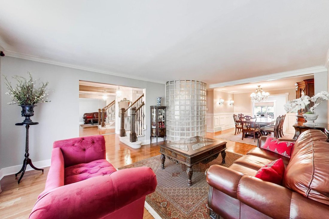 House in Mount Prospect, Illinois, United States 3 - 17827729