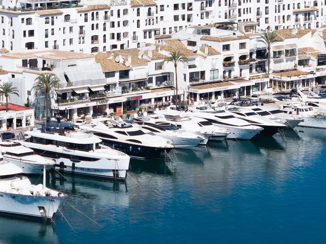 Apartment in Puerto Banus, Marbella, Spain 4 - 17965461