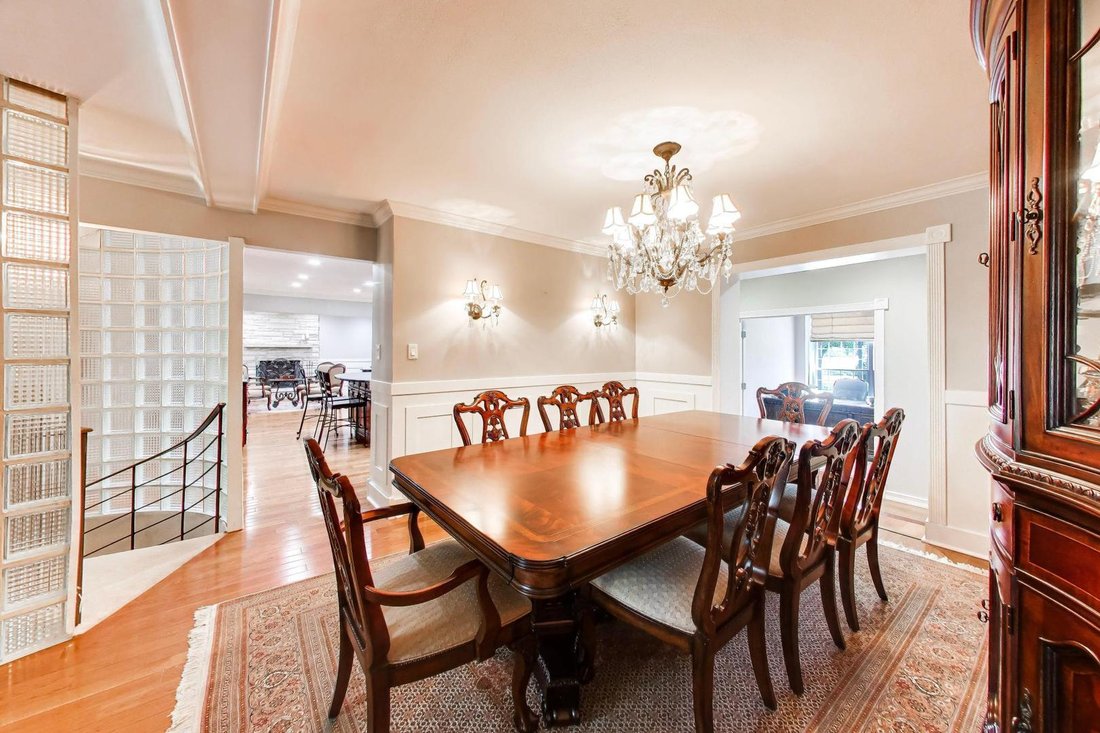 House in Mount Prospect, Illinois, United States 4 - 17827729