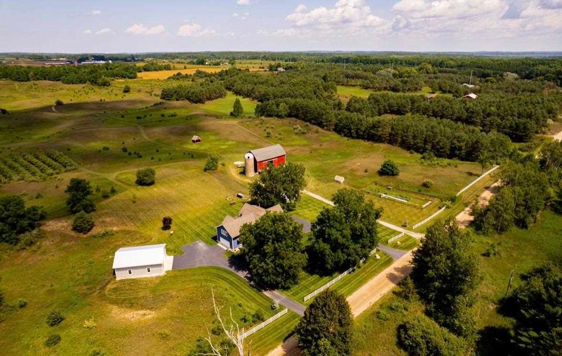 Farm Ranch in Buckley, Michigan, United States 4 - 17964900