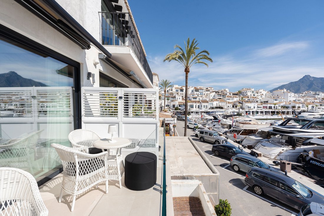Apartment in Puerto Banus, Marbella, Spain 5 - 17965461