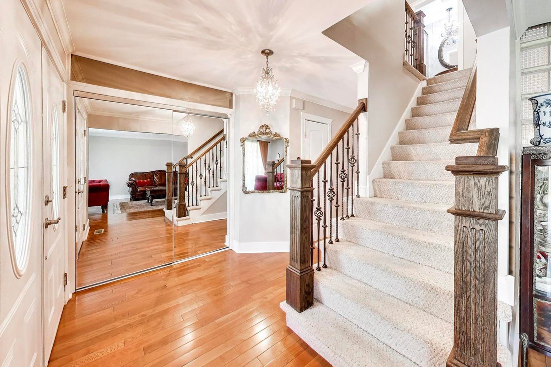 House in Mount Prospect, Illinois, United States 2 - 17827729