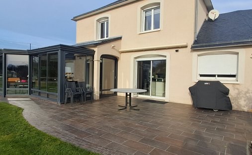 Villa in Le Buret, Pays de la Loire, France 1