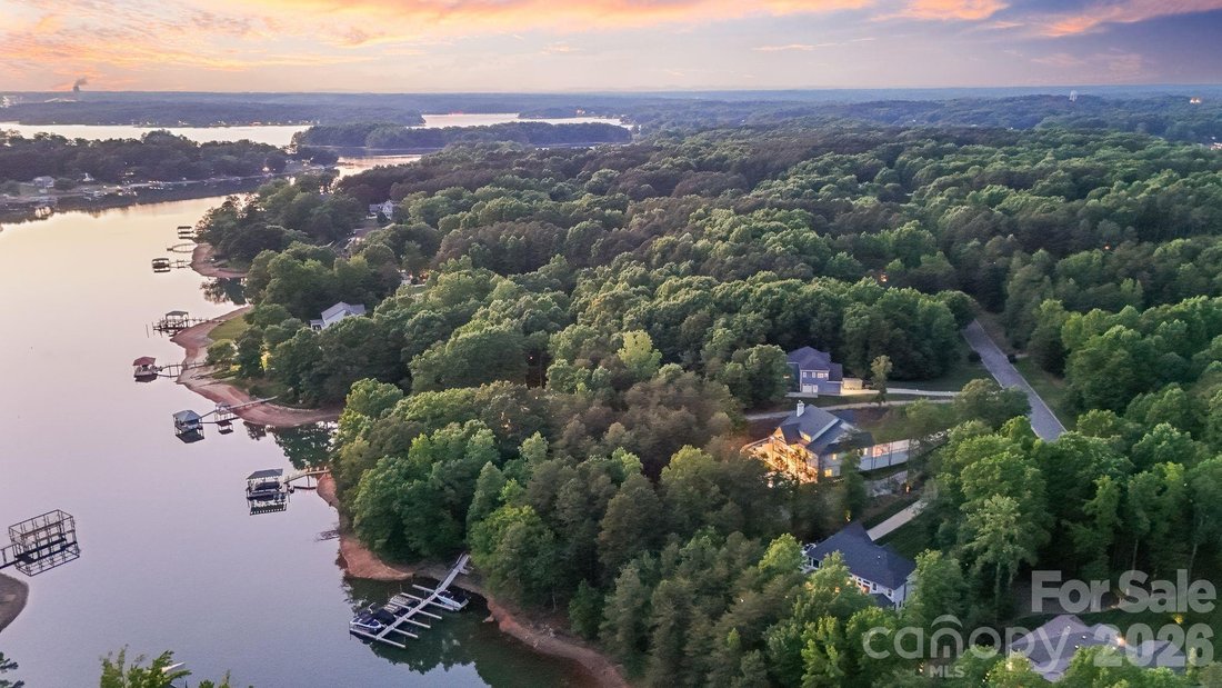 House in Mooresville, North Carolina, United States 4 - 17965068