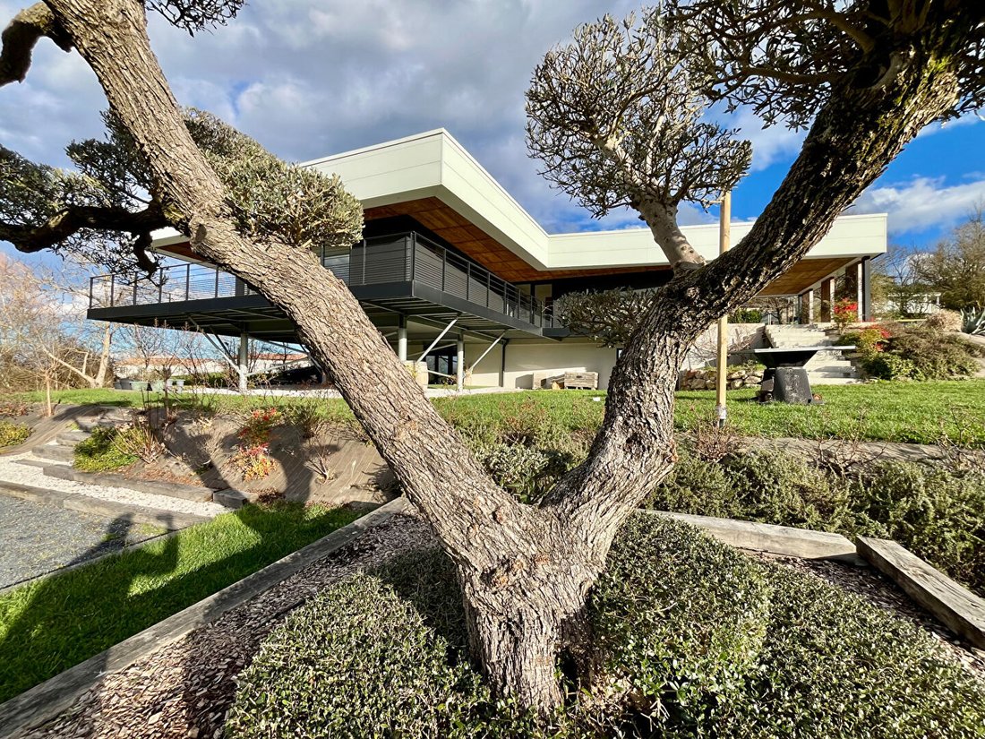 Villa in Saint-Hilaire-de-Lusignan, Nouvelle-Aquitaine, France 4 - 17964833
