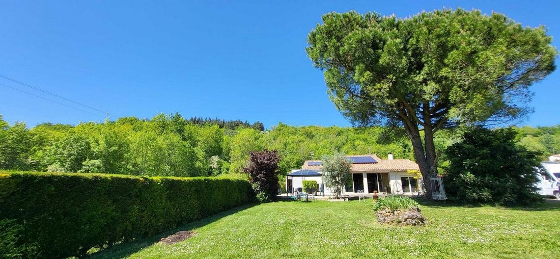 Villa in Saint-Hilaire-de-Lusignan, Nouvelle-Aquitaine, France 1 - 17964842