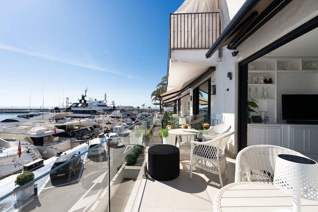 Apartment in Puerto Banus, Marbella, Spain 2 - 17965461