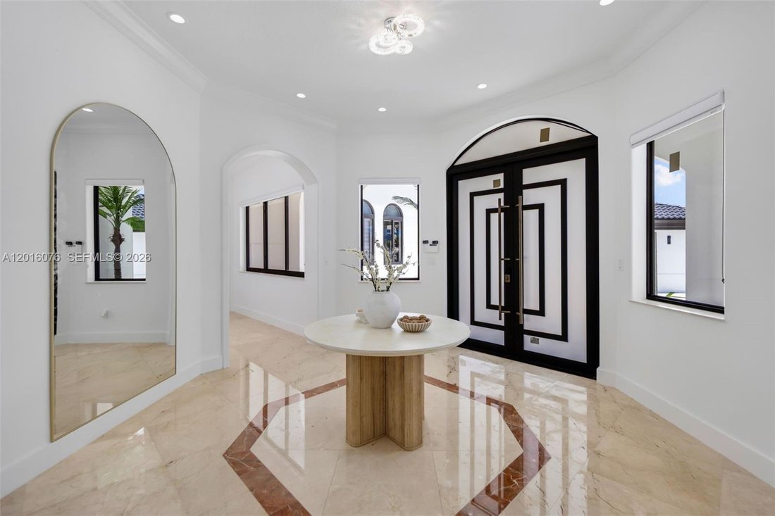 House in Miami, Florida, United States 5 - 17965520
