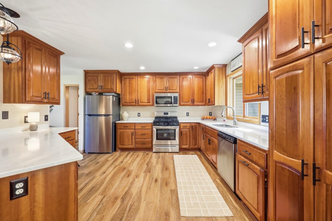 House in East Bethel, Minnesota, United States 4 - 17965652