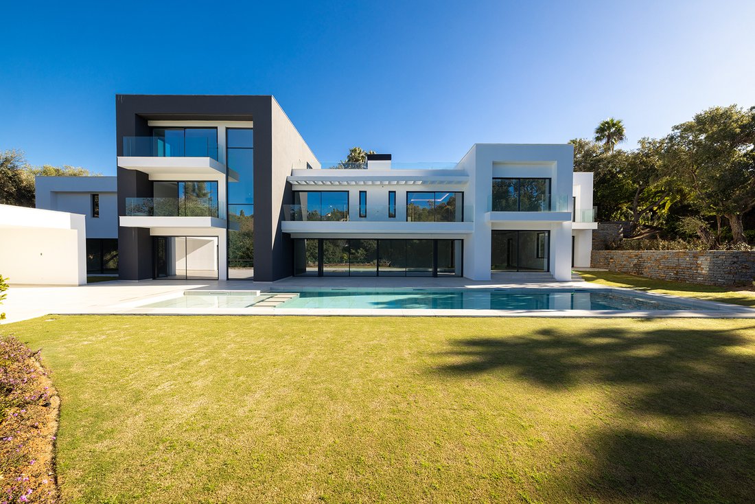 Villa in Sotogrande, San Roque, Andalusia 1 - 17965735