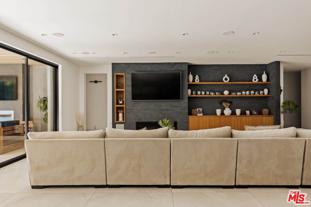 House in Los Angeles, California, United States 5 - 17965684