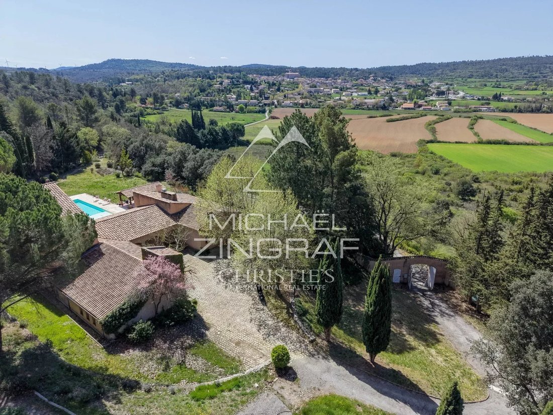 Estate in Rians, Provence-Alpes-Côte d'Azur, France 4 - 17966042