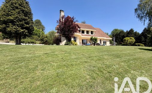 House in Saint-Julien-de-Mailloc, Valorbiquet, France 1