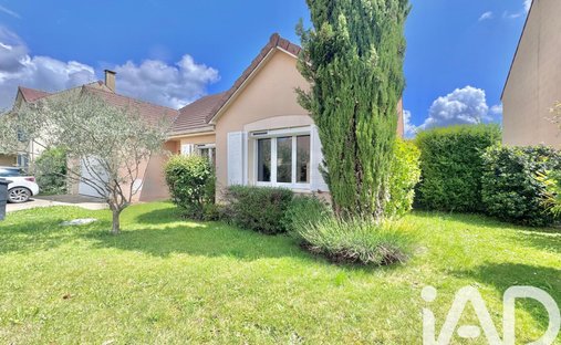 Maison à Ascott-Village Ouest-Le Verger, Roissy-en-Brie, France 1