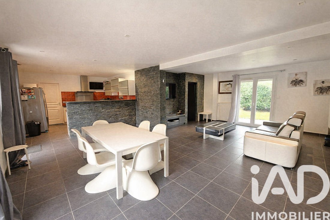 House in Mandres-les-Roses, Ile-de-France, France 2 - 17059938