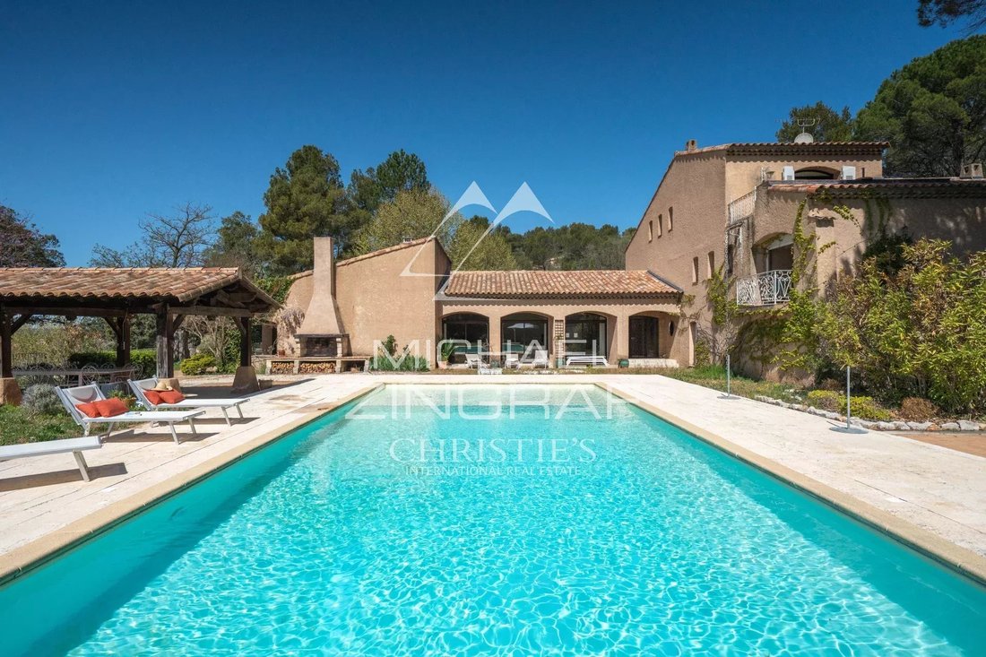 Estate in Rians, Provence-Alpes-Côte d'Azur, France 2 - 17966042