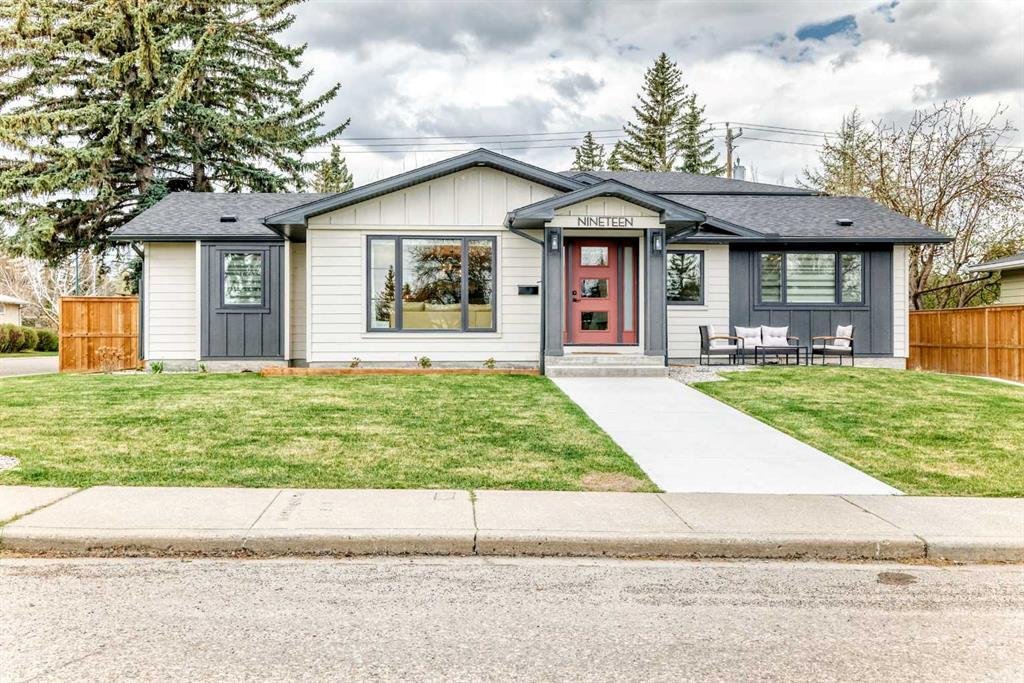 House in Calgary, Alberta, Canada 2 - 17971224
